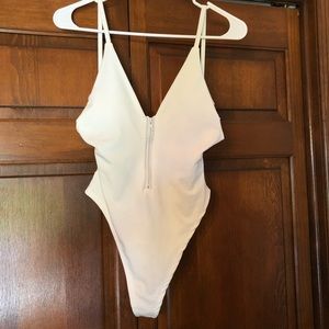 White high thigh one piece bathing suit 👙